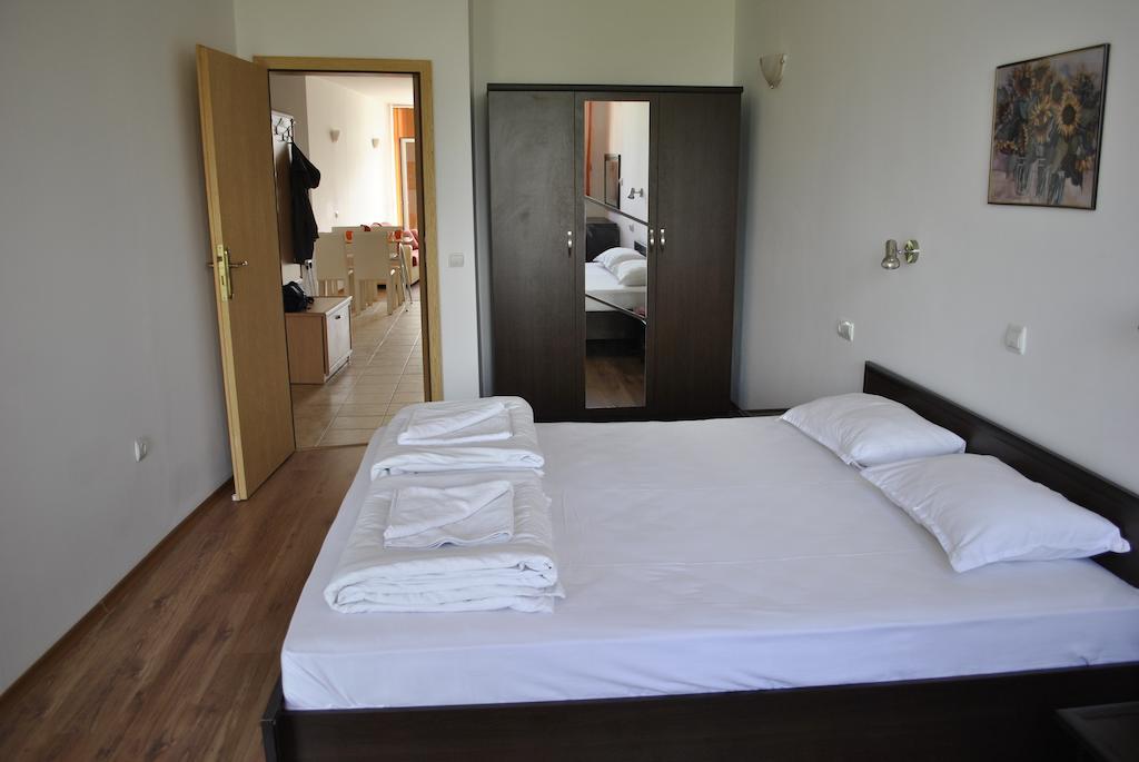 Julia Family Apartments Sunny Beach Habitación foto